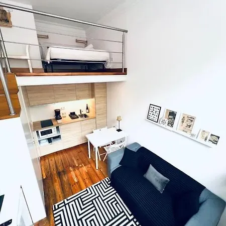 Апартаменты Lovely Mezzanino Close To Lx Factory *