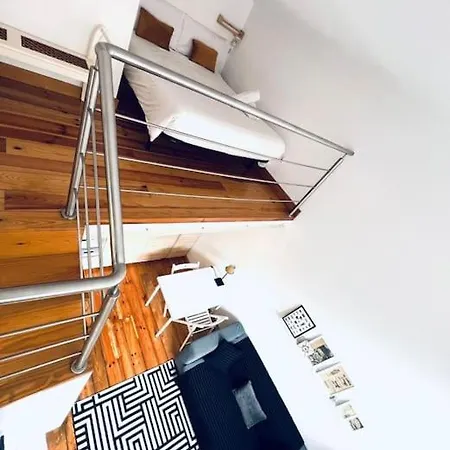 Lovely Mezzanino Close To Lx Factory *