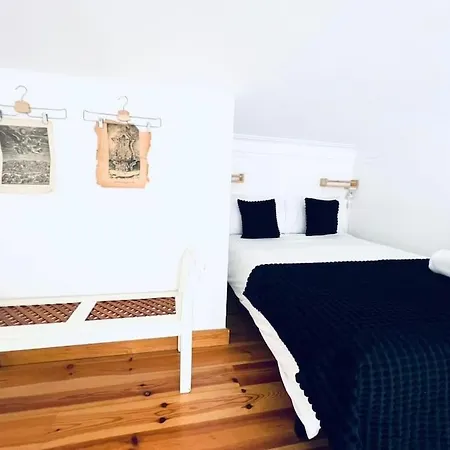 Lovely Mezzanino Close To Lx Factory Apartment