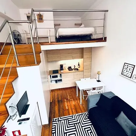 Lovely Mezzanino Close To Lx Factory *