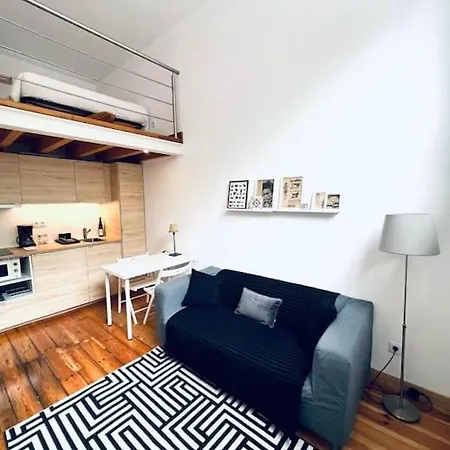 Апартаменти Lovely Mezzanino Close To Lx Factory *